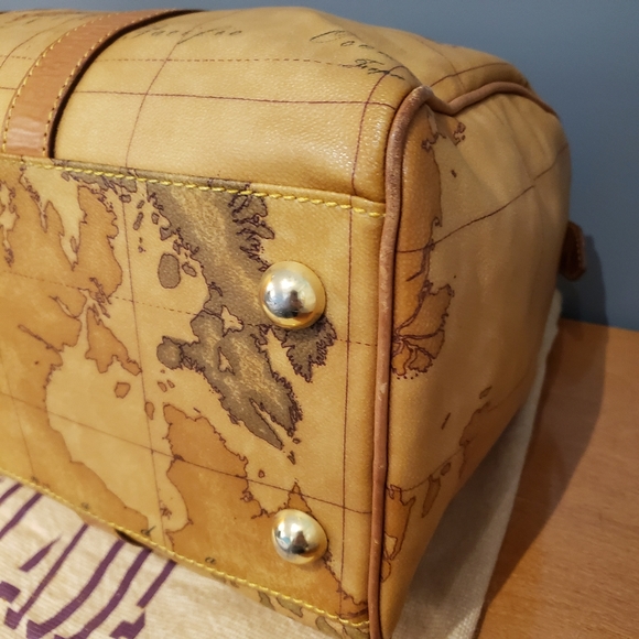 40cm Alviero Boston Bag - Picture 11 of 16